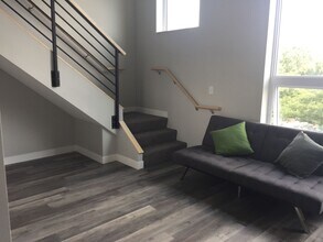 2630 Essex St SE in Minneapolis, MN - Building Photo - Building Photo