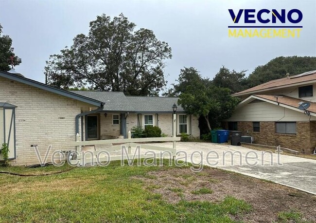 3643 Richwood Dr in San Antonio, TX - Foto de edificio - Building Photo