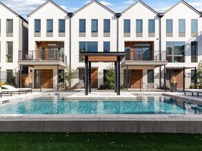 4419 Cabell Dr in Dallas, TX - Building Photo - Building Photo