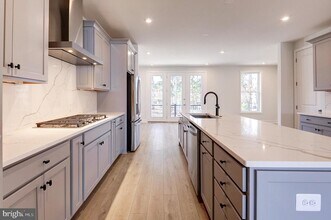 42225 Shining Star Sq in Brambleton, VA - Building Photo - Building Photo
