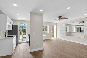 3600 N Ocean Dr, Unit 202 in Riviera Beach, FL - Foto de edificio - Building Photo