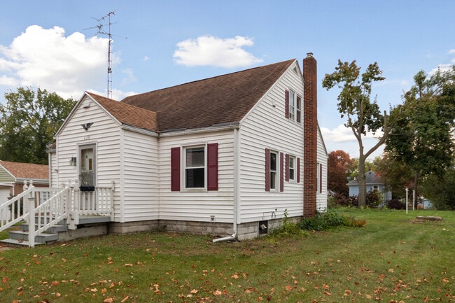 629 St Clair Ave in Jackson, MI - Building Photo - Building Photo