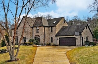 120 Marlboro Dr in Mcmurray, PA - Building Photo