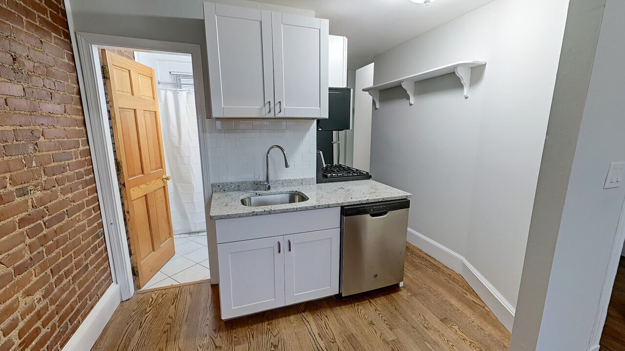 17 Linden St, Unit 3 in Boston, MA - Foto de edificio