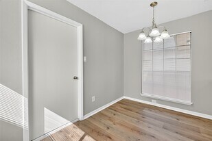 3111 Timber View Dr in Sugar Land, TX - Building Photo