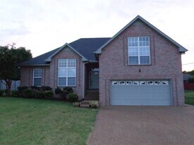 105 Koleberg Trl in Hendersonville, TN - Building Photo