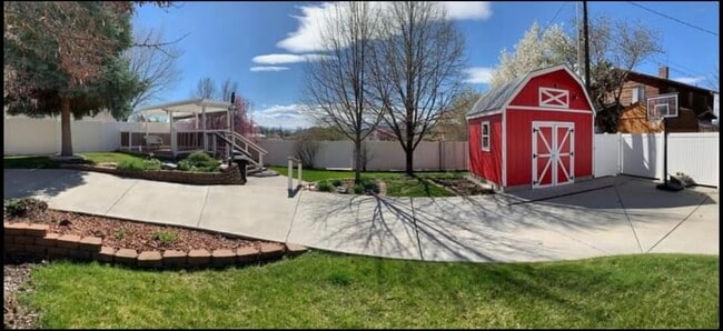 2295 Timpview Dr in Provo, UT - Foto de edificio - Building Photo