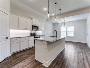 504 Ellis Place Dr in Greenville, TX - Building Photo - Building Photo