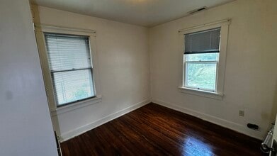 910 E 3rd Ave in Hutchinson, KS - Building Photo - Building Photo