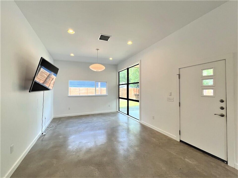 2103 E 14th St in Austin, TX - Building Photo