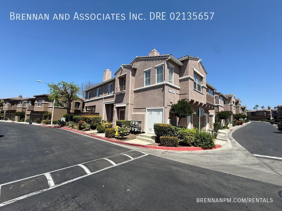 814 Caminito Francisco in Chula Vista, CA - Building Photo