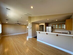 7124 Bird Cherry St in Las Vegas, NV - Building Photo - Building Photo