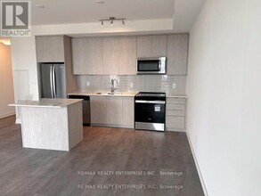 55-1955 Duke St W in Kitchener, ON - Building Photo - Building Photo
