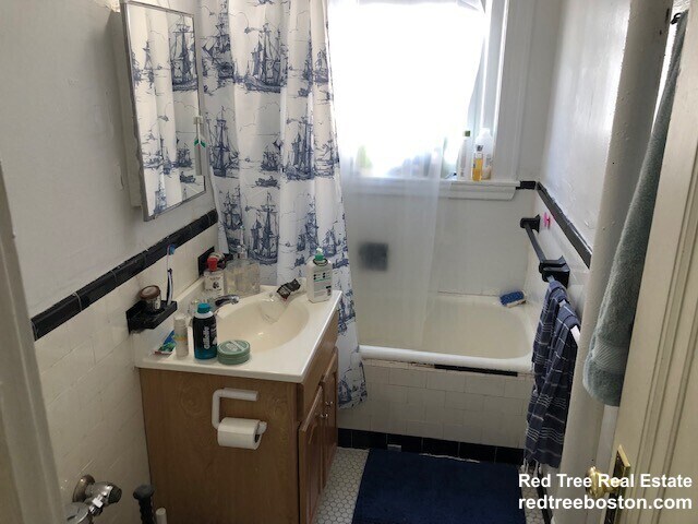 1687 Commonwealth Ave in Boston, MA - Building Photo - Building Photo
