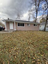 20975 Poinciana St in Southfield, MI - Building Photo