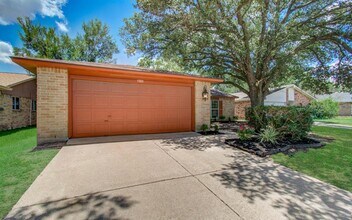 17411 S Yorkglen Dr in Houston, TX - Building Photo - Building Photo