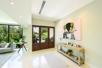 120 Buttonwood Dr in Key Biscayne, FL - Building Photo - Building Photo