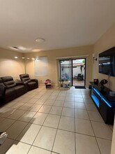 8963 W 35th Ave in Hialeah, FL - Building Photo - Building Photo
