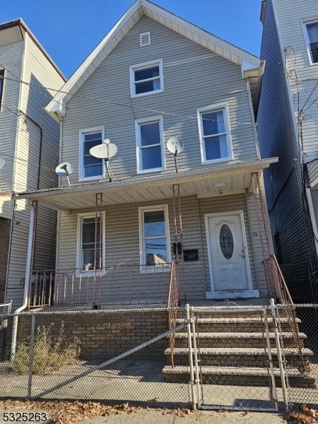 231 Clark Pl in Elizabeth, NJ - Building Photo