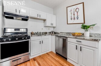 38 Otis St, Unit 1 in Somerville, MA - Building Photo - Building Photo