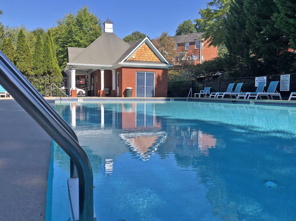 108 Stuart Castle Way SE in Smyrna, GA - Foto de edificio