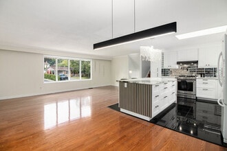 31 Wedgewood Crescent in Ottawa, ON - Building Photo - Building Photo