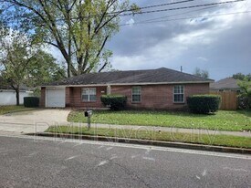 1390 Old Middleburg Rd N in Jacksonville, FL - Building Photo