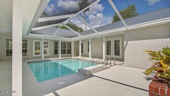 104 Colony Harbour Rd in Panama City, FL - Building Photo