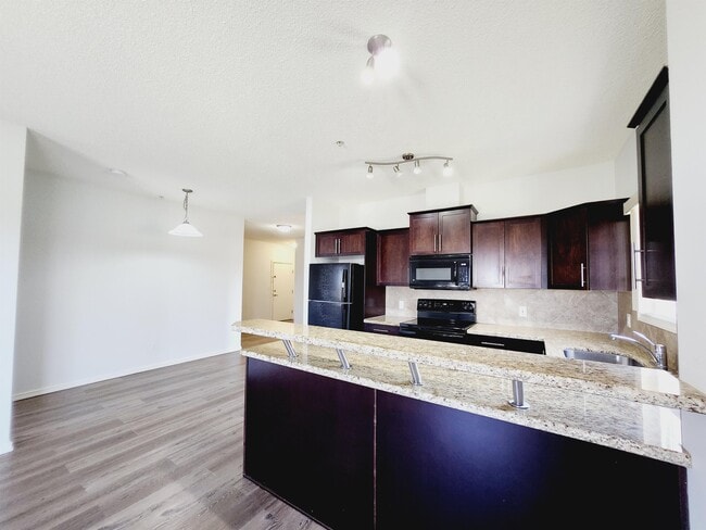 263 Macewan Rd in Edmonton, AB - Building Photo - Building Photo