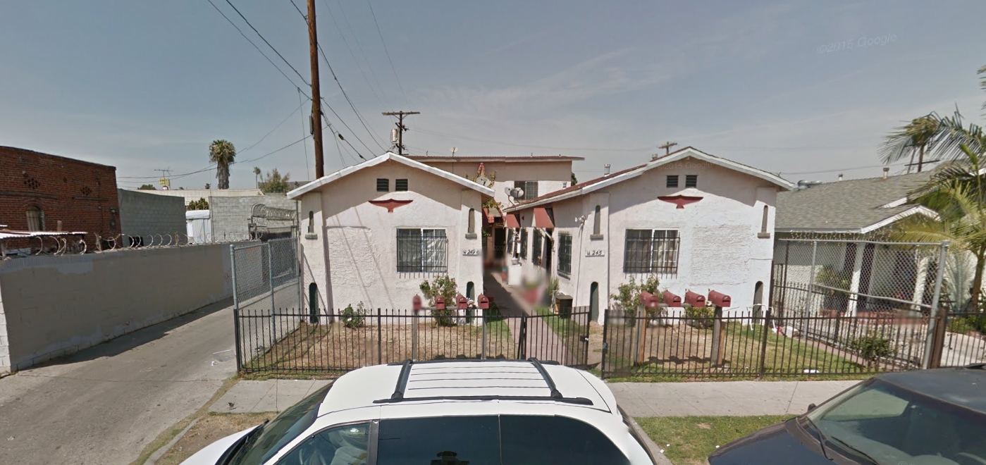 245 W 71st St in Los Angeles, CA - Building Photo