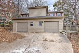 3150 N Kensington Ct in Fayetteville, AR - Building Photo