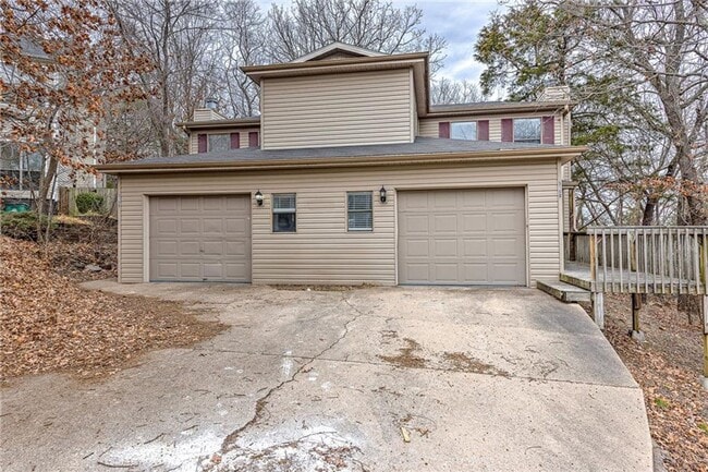 property at 3150 N Kensington Ct