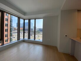 135 Seaport Blvd, Unit 708 in Boston, MA - Building Photo