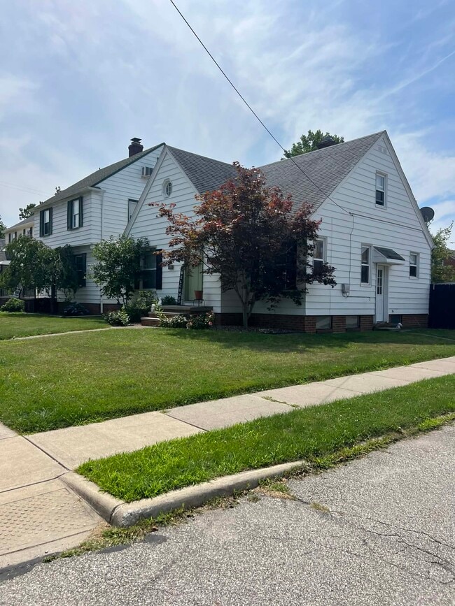 property at 3252 W 142nd St