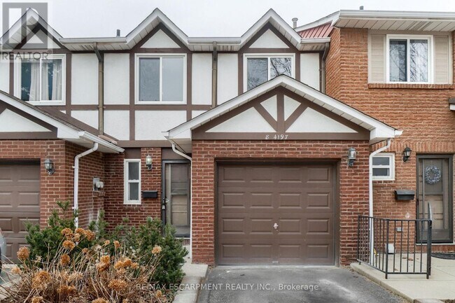 4197 Longmoor Dr in Burlington, ON - Building Photo - Building Photo