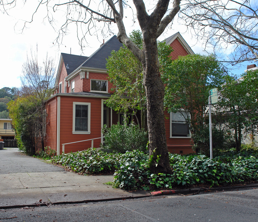 1711 5th Ave in San Rafael, CA - Building Photo