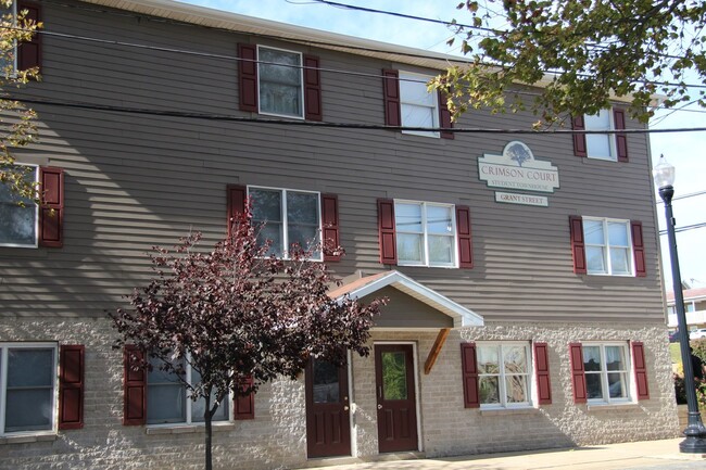 Crimson Court Grant Street in Indiana, PA - Foto de edificio - Interior Photo