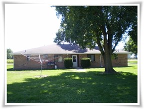 631 Main St in Bristow, IA - Building Photo - Building Photo