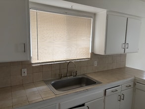 508 Tait Ave in Sanger, CA - Foto de edificio - Building Photo