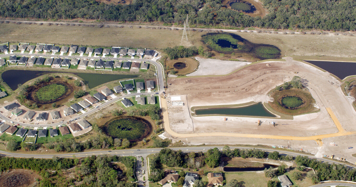 Legends Pointe in Hudson, FL - Building Photo