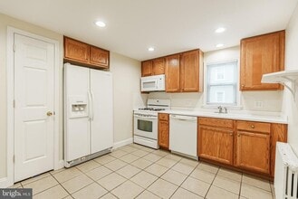 383 Stewart Ave in Jenkintown, PA - Building Photo - Building Photo