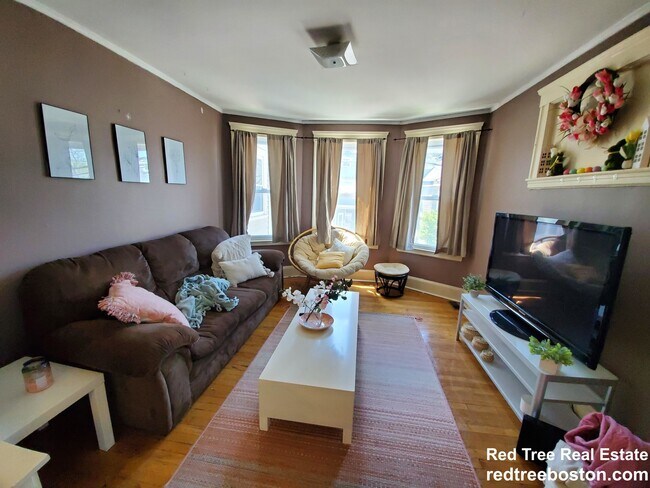 223 Summer St, Unit 3R
