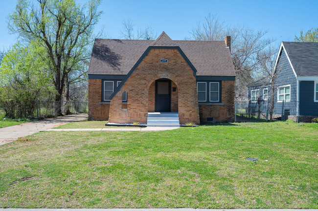 property at 2209 N Bath Ave
