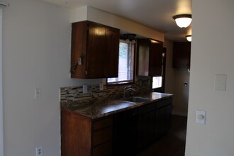 10915 SW Hall Blvd, Unit 1 in Portland, OR - Foto de edificio - Building Photo