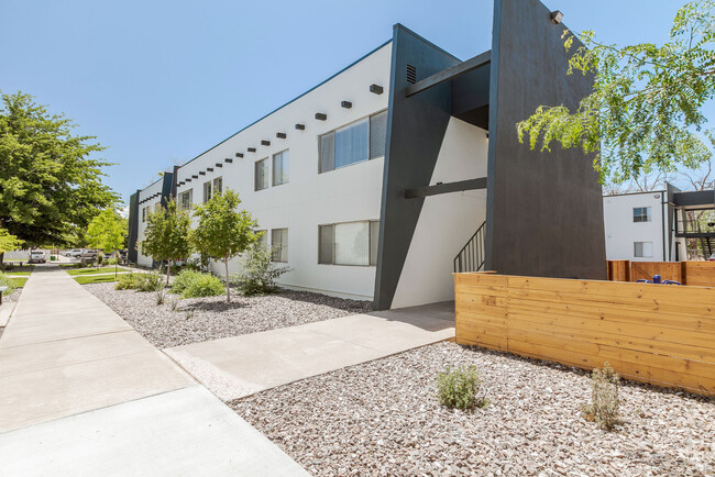 Valley Apartments in Albuquerque, NM - Building Photo - Building Photo