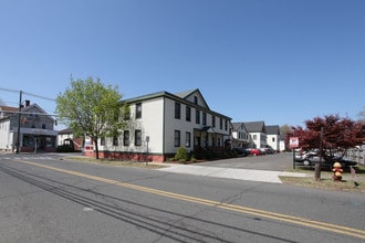 319-341 N Colony Rd in Wallingford, CT - Building Photo - Building Photo