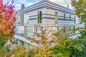 Grandview Cascades in Vancouver, BC - Building Photo - Building Photo