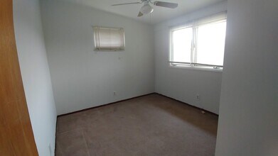 625 SE Taylor St, Unit Upper in Pullman, WA - Foto de edificio - Building Photo