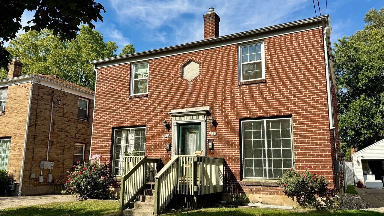 853 Ballard St SE in Grand Rapids, MI - Building Photo
