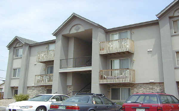 Greystoke Apartments in Littleton, CO - Foto de edificio - Building Photo